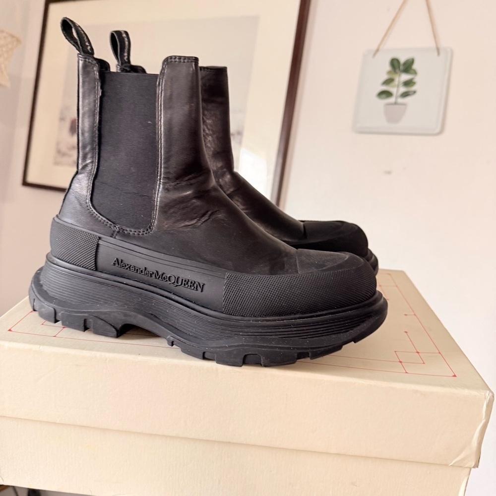 Alexander McQueen Womens Black Leather Ankle Ankle Boots Shoes size 9 - Picture 4 of 16